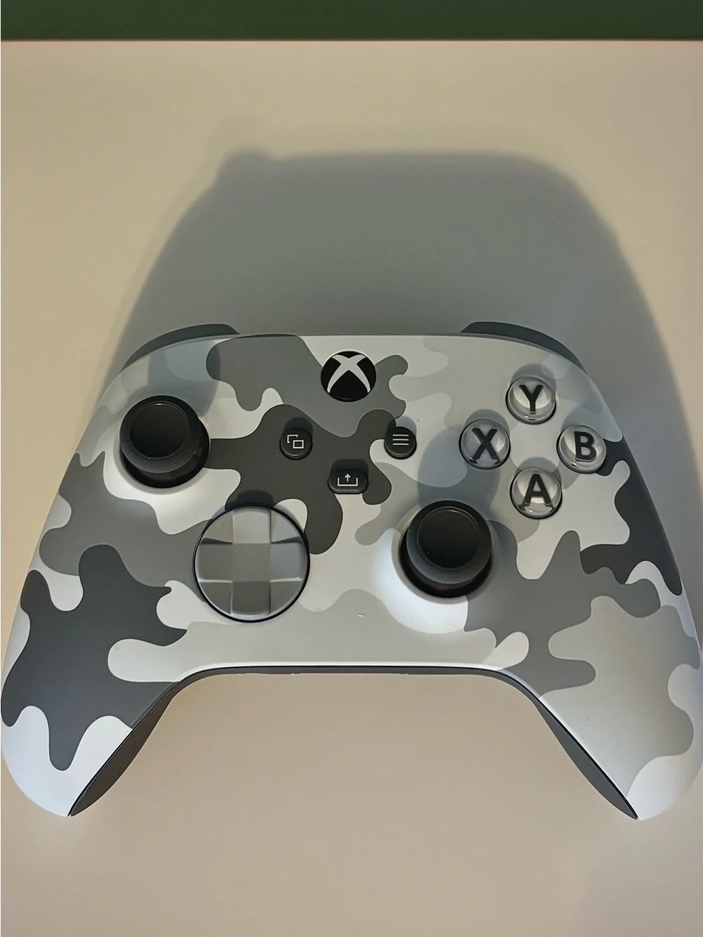 Xbox Series X/S, Xbox One Wireless Controller & Skin - Arctic Camo